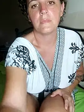 emiliemilf online show from February 22, 2026, 7:40 am