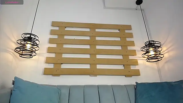 Andy Leex online show from December 15, 2025, 7:40 pm