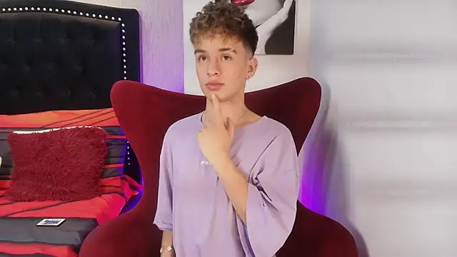 LiamWildx20 online show from September 22, 2025, 4:36 am