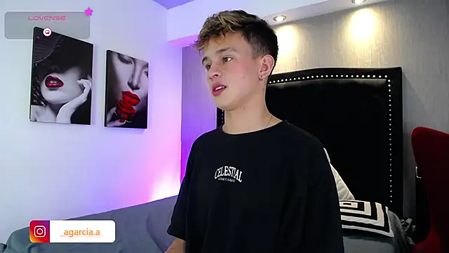 LiamWildx20 online show from February 13, 2026, 4:41 am