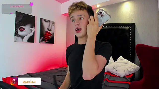 LiamWildx20 online show from February 19, 2026, 5:03 am