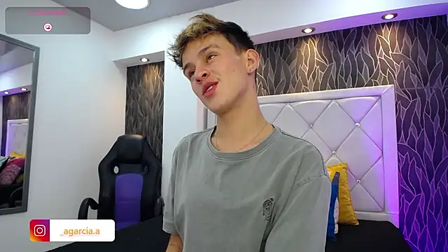 LiamWildx20 online show from March 6, 2026, 5:04 am