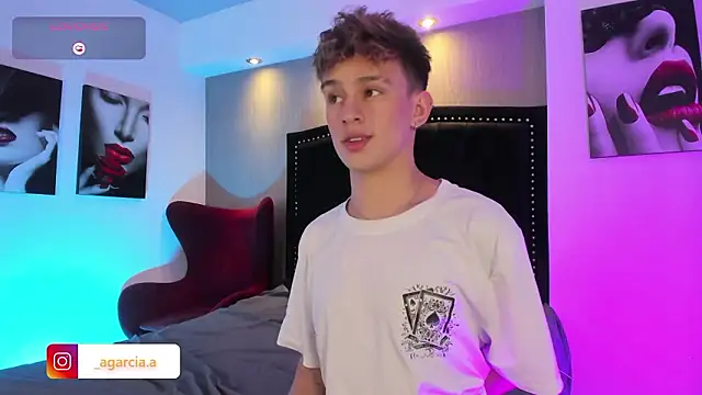 LiamWildx20 online show from March 19, 2026, 4:05 am