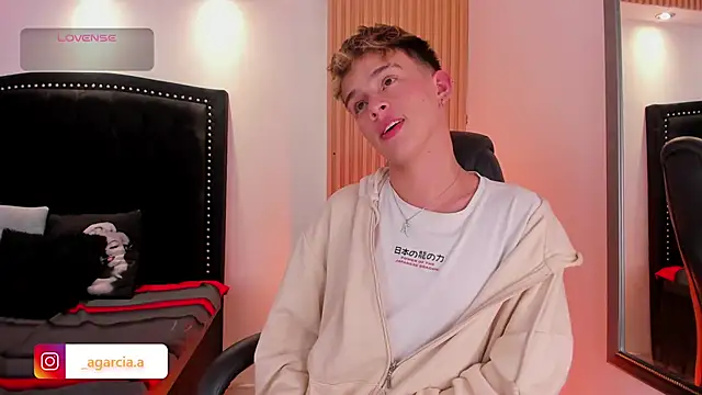 LiamWildx20 online show from April 24, 2026, 4:15 am