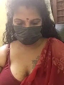 Snapshot of poojaa-rani chatting on April 1, 2026, 5:43 pm poojaa-rani online show from April 1, 2026, 5:43 pm