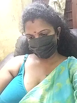 Snapshot of poojaa-rani chatting on April 4, 2026, 4:37 pm poojaa-rani online show from April 4, 2026, 4:37 pm