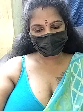Snapshot of poojaa-rani chatting on June 5, 2026, 6:13 pm poojaa-rani online show from June 5, 2026, 6:13 pm