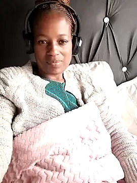 sexylira online show from November 16, 2025, 12:44 pm