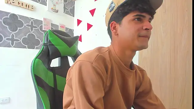 Snapshot of 317894 chatting on March 1, 2026, 5:37 pm 317894 online show from March 1, 2026, 5:37 pm