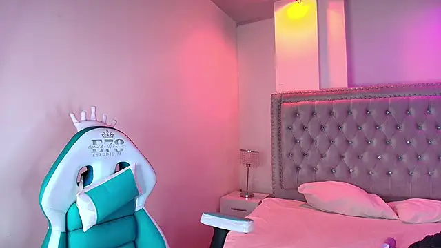 Lia adamsss online show from March 22, 2026, 3:21 am