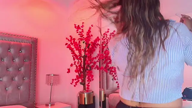 Lia adamsss online show from April 12, 2026, 3:55 am