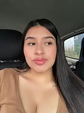 andrea gomes  online show from July 11, 2026, 10:11 pm