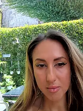 Brilliant-Splashes online show from December 23, 2025, 4:21 am