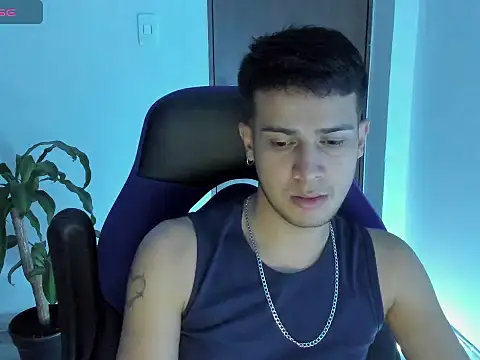 Snapshot of abel_bigcok chatting on November 3, 2025, 12:57 am abel bigcok online show from November 3, 2025, 12:57 am