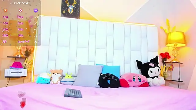 cherryboom23 online show from November 17, 2025, 6:35 pm