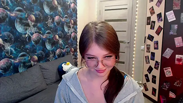 Snapshot of GinnyBlacky chatting on October 8, 2025, 4:15 pm GinnyBlacky online show from October 8, 2025, 4:15 pm