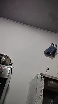 Elowyn online show from February 1, 2026, 6:28 pm