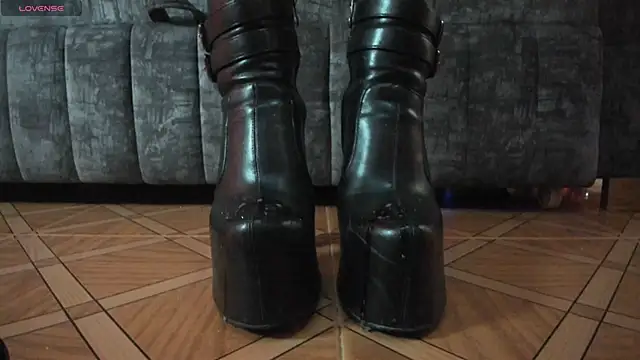  LuanaDabbraccio online show from November 26, 2025, 1:56 pm