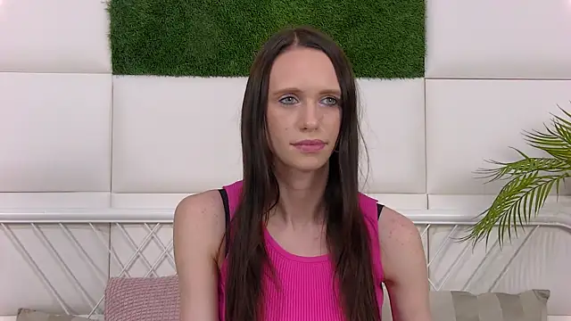TaraHarris online show from June 9, 2026, 12:17 pm