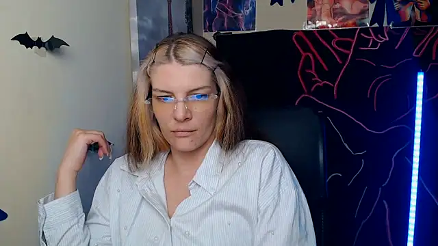 Snapshot of VanessaRey_ chatting on June 4, 2026, 7:03 am VanessaRey online show from June 4, 2026, 7:03 am
