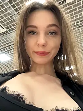 MilaBee online show from November 1, 2025, 10:06 am