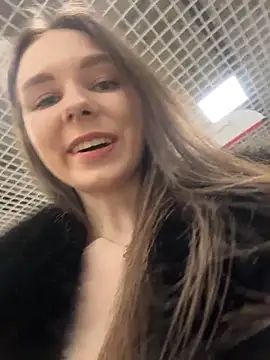 MilaBee online show from March 9, 2026, 11:14 am