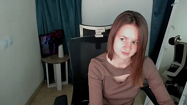 Snapshot of Catherine_e chatting on September 12, 2025, 6:30 pm Catherine e online show from September 12, 2025, 6:30 pm