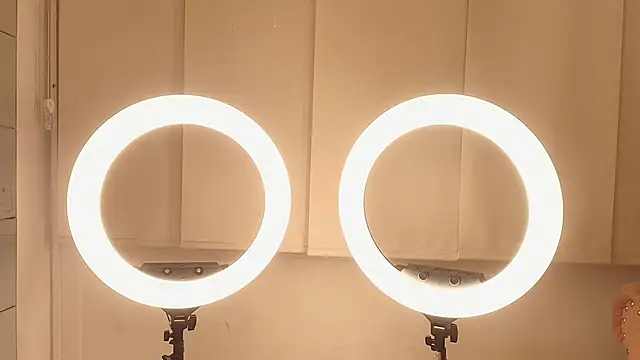 juliana luque online show from December 3, 2025, 12:03 pm