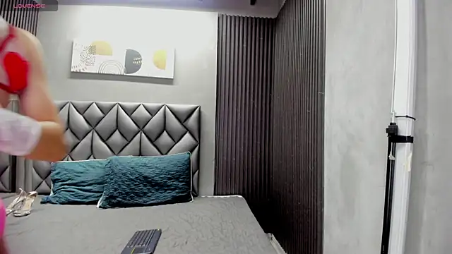 Andrew Taylor09 online show from November 26, 2025, 4:24 am