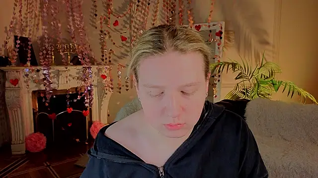 Snapshot of Jes_Solar chatting on February 16, 2026, 10:17 pm Jes Solar online show from February 16, 2026, 10:17 pm