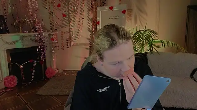 Snapshot of Jes_Solar chatting on March 3, 2026, 10:15 pm Jes Solar online show from March 3, 2026, 10:15 pm