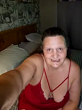 MissQueenBeex online show from November 10, 2025, 4:17 pm