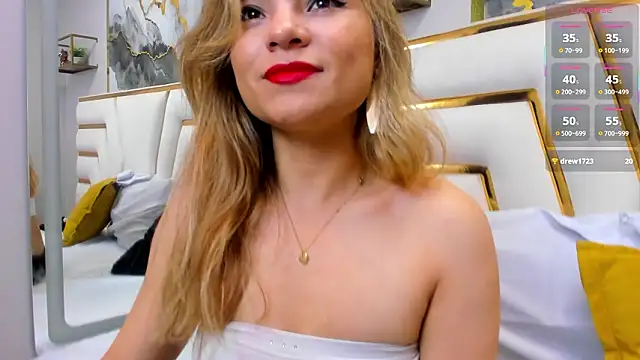 NalaRosse online show from February 8, 2026, 3:21 am