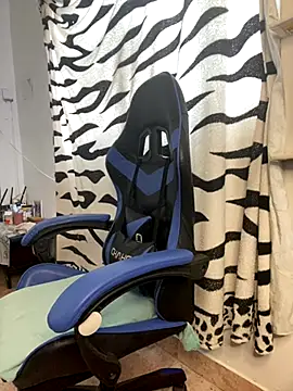 Snapshot of taimara_1 chatting on November 29, 2025, 5:05 pm taimara 1 online show from November 29, 2025, 5:05 pm