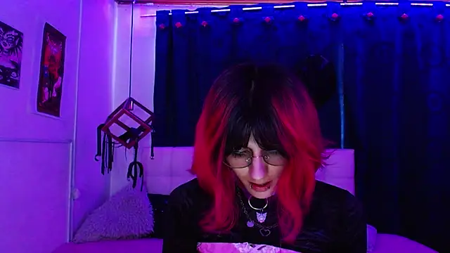 goth minerva online show from November 14, 2025, 1:21 pm