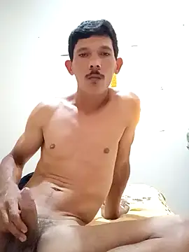 Snapshot of Marcos2402mf chatting on April 17, 2026, 4:32 pm Marcos2402mf online show from April 17, 2026, 4:32 pm