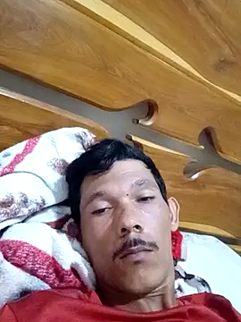 Snapshot of Marcos2402mf chatting on May 31, 2026, 11:39 am Marcos2402mf online show from May 31, 2026, 11:39 am