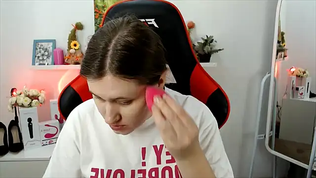 Lucky Lana online show from November 21, 2025, 2:43 am