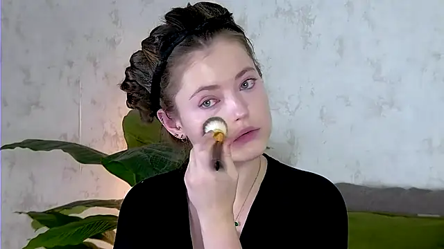 AshleyD  online show from November 13, 2025, 2:21 am