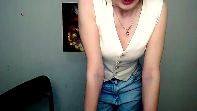 Snapshot of Doll_Angelina chatting on May 7, 2026, 7:36 am Doll Angelina online show from May 7, 2026, 7:36 am