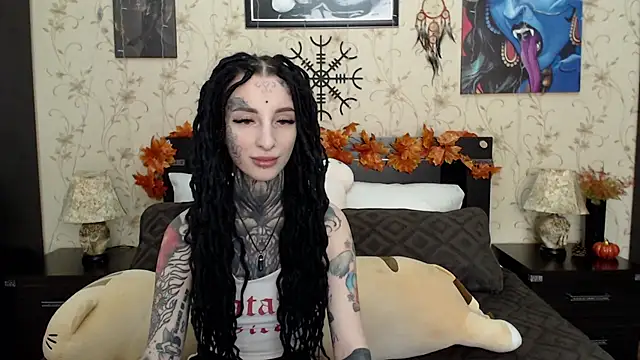 Velvetbat online show from November 9, 2025, 6:44 am