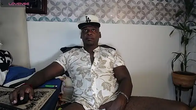 Manbigcocklatin online show from November 12, 2025, 2:06 pm