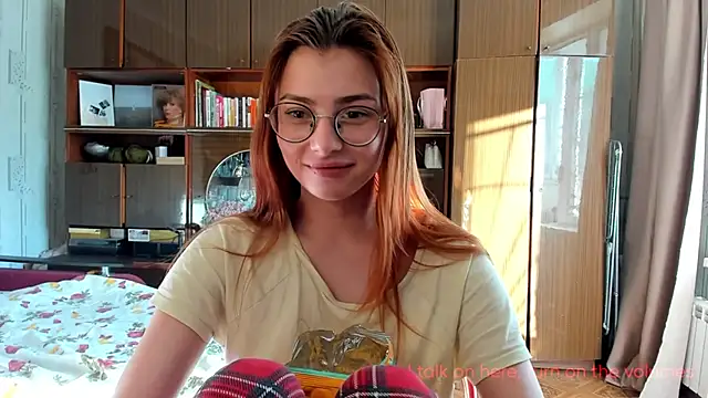 AngelaSwan online show from September 11, 2025, 1:55 pm