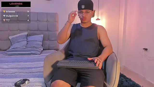 samxx muscle online show from October 25, 2025, 2:56 pm