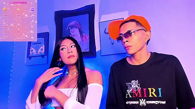 Snapshot of candyandmarilyn chatting on February 13, 2026, 9:33 pm candyandmarilyn online show from February 13, 2026, 9:33 pm