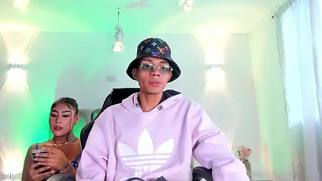 candyandmarilyn online show from April 26, 2026, 9:34 pm