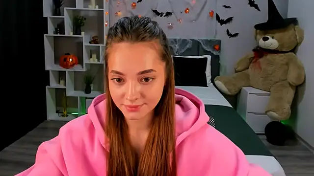 Snapshot of MelanieAlves chatting on October 19, 2025, 6:30 pm MelanieAlves online show from October 19, 2025, 6:30 pm