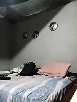 Snapshot of Tiococo420 chatting on October 6, 2025, 2:20 am Tiococo420 online show from October 6, 2025, 2:20 am