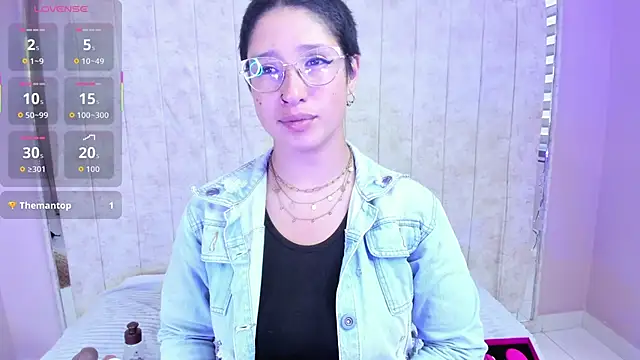 Snapshot of Elaine87_ chatting on October 27, 2025, 9:08 pm Elaine87 online show from October 27, 2025, 9:08 pm