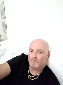 Alexis Bull online show from October 7, 2025, 2:47 pm